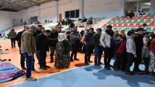 Spor ve sosyal tesisleri depremzedelerin barınma alanı oldu
