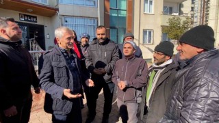 Tahmazoğlu, yan yattı denilen konutları ziyaret etti