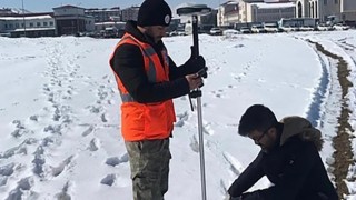 Talas, Deprem Bölgesinde Çok Yönlü Çalışıyor