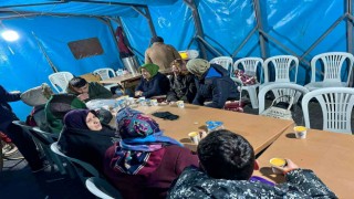 Talasta sosyal tesis ve çadırlarda sıcak çorba ikramı
