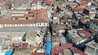 Tarihi Uzun Çarşı, deprem sonrası büyük hasar gördü