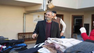 Tarsus Belediyesi depremzedelerin yaralarını sarıyor
