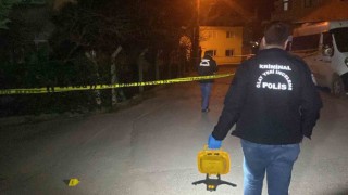 Tartıştığı şahsı sokak ortasında silahla vurup kaçtı