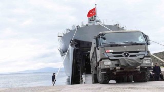 TCG Sancaktar ve TCG Bayraktar gemileri deprem bölgesine doğru yola çıktı