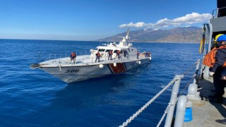 TCG Sarucabey, yardım malzemelerini Hataya ulaştırdı