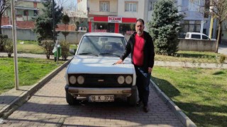 Tek aracını depremzedelere konteyner alana verecek