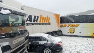 TEM Otoyolu Bolu geçişinde zincirleme kaza: 5 yaralı