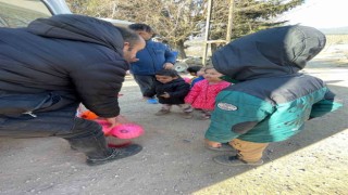 Tepebaşı ekipleri köylerdeki ihtiyaçları gideriyor