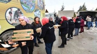 Tepebaşından depremzedelere yardım eli