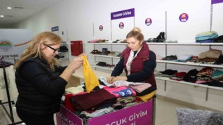 Toroslar Belediyesi Hayır Çarşısı ile depremzedelerin yanında
