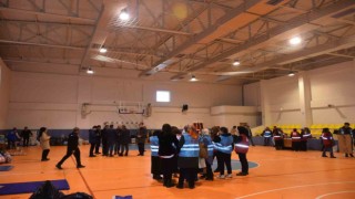 Tosya Belediyesi, deprem bölgesine yardım için seferber oldu