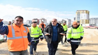 Trabzon Büyükşehir Belediyesi Elbistanda yaraları sarmak için çalışma yürütüyor
