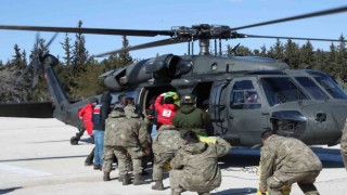 Türk Kızılay, kırsal kesimlere helikopterlerle yardım ulaştırıyor