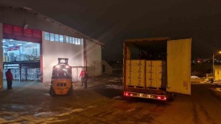Türk Kızılayı Manisa Şubesinden deprem bölgesine aralıksız sevkiyat
