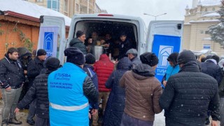 Tuşba Belediyesinden depremzedelere sıcak çorba ikramı