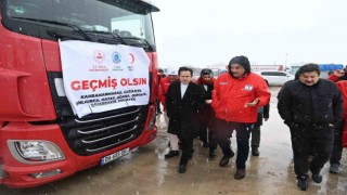 Tuzladan deprem bölgelerine 16 yardım tırı ve iş makineleri gönderildi