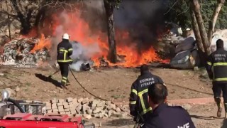 Üç gündür sokak sokak gezerek bin bir emekle topladığı hurdalar küle döndü