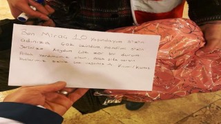 Ülkeyi yasa boğan depremde miniklerden duygulandıran hareket