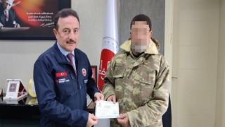 Umre parasını depremzedelere bağışladı