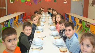 Uşakta okul öncesi öğrencilere haftada 5 gün ücretsiz yemek verilecek