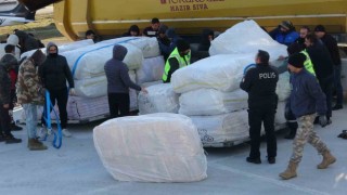 Uşaktan deprem bölgesine uçakla battaniye gönderildi