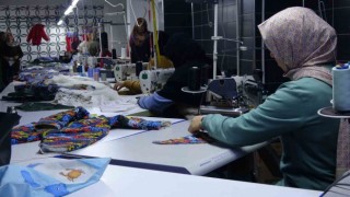 Usta öğretici kadınlar depremzedeler için canla başla için çalışıyor