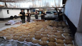 Uzun süre tok tutan Afyon ekmeği deprem bölgesine gönderiliyor