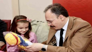 Vali Kızılkaya afetzede çocuklar ve aileleri ile bir araya geldi