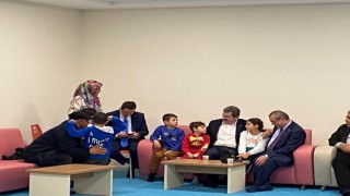 Vali Orhan Tavlı Menteşede Depremzedelerle bir araya geldi