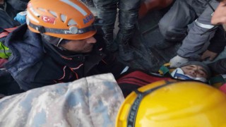 Van AFAD, 84 saat sonra kurtarılan kardeşlerin halasına da ulaştı