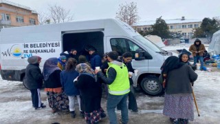 Van Büyükşehir Belediyesi deprem bölgesi için personel ve malzeme desteğini sürdürüyor