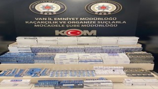 Vanda kaçak sigara ve cep telefonu ele geçirildi