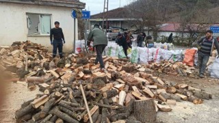 Vatandaşlar deprem bölgesine odun göndermek için seferber oldu