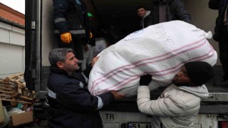 Yabancı öğrenciler depremzedeler için seferber oldu