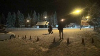 Yağan karı fırsat bilenler soluğu Ilgaz Dağında aldı