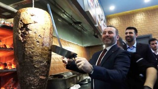 Yalova Belediye Başkan Vekili Tutuk, ocağa geçti döner kesti