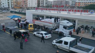 Yardım dolu tırlar deprem bölgesine gönderildi