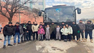 Yardım götüren Kocaelispor depremzedeleri de alarak geri dönüyor