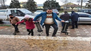 Yenişehirden 8 tır yardım malzemesi yola çıktı