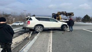 Yoldan çıkan cip bariyerlere çarptı: 2 yaralı