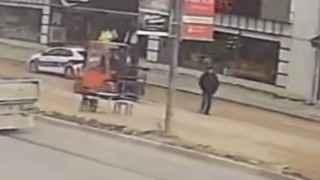 Yolun karşısına geçerken forkliftin çarptığı yaya yaralandı