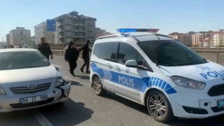 Yolun karşısına geçmek isterken canından oldu