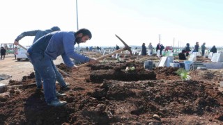 Yürek yakan hatıralar mezarlıklara dizildi