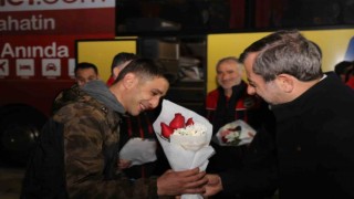 Yüreklerdeki ateşe bir damla su oldular