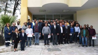 11 kişiyi enkazdan çıkaran YK Enerji arama kurtarma ekibine plaket