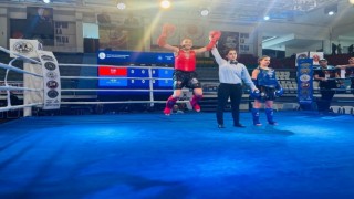 13 yaşındaki sporcu Hırvat rakibini yenerek Avrupa Şampiyonu oldu