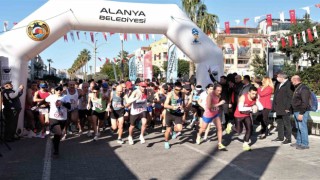 23. Alanya Atatürk Halk Koşusu ve yarı maratonu yapılacak