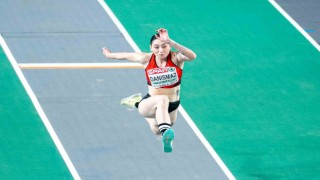 37. Avrupa Salon Atletizm Şampiyonasında kadınlar 3 adım atlama finalinde Tuğba Danışmaz, 14.31 mlik derecesiyle altın madalya kazandı.