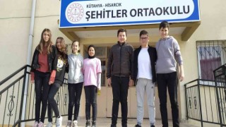 6 ortaokul öğrencisi depremzedeler için seferber oldu
