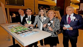 6 saat TV izliyor, 4 saat internette vakit geçiriyor, 1 dakika kitap okuyoruz